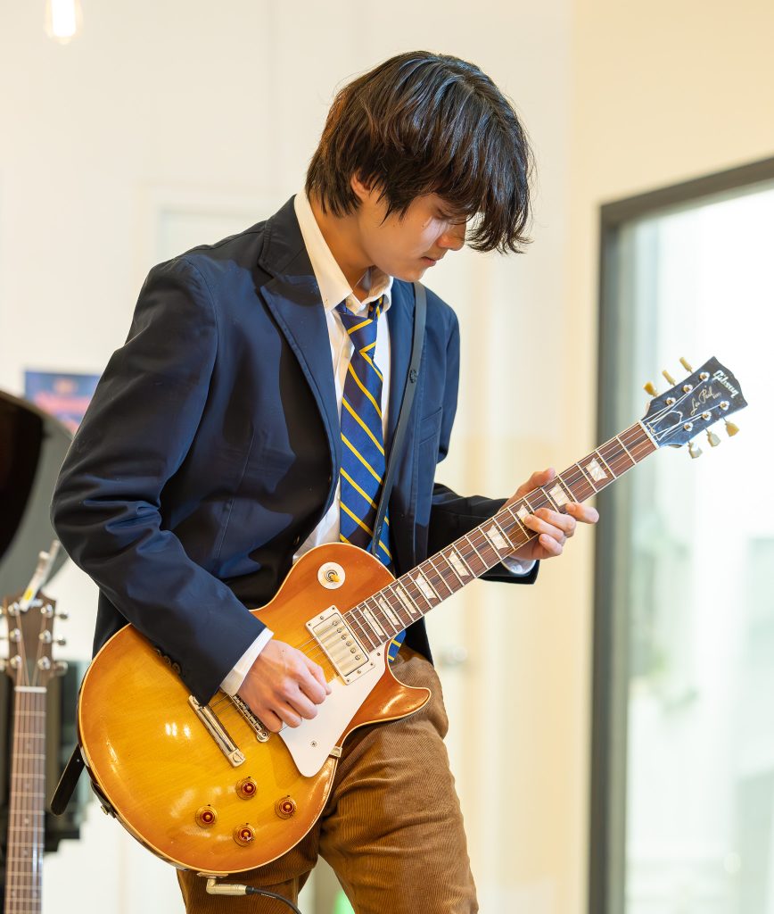 Adult guitar lessons in Boston